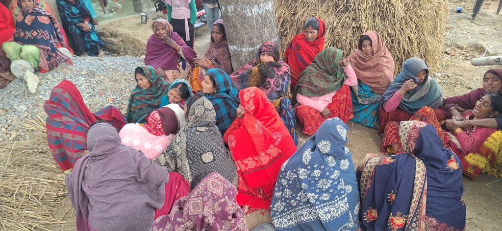 गन्ना की पेराई करने वाली मशीन में शॉल फंसने से मौत 