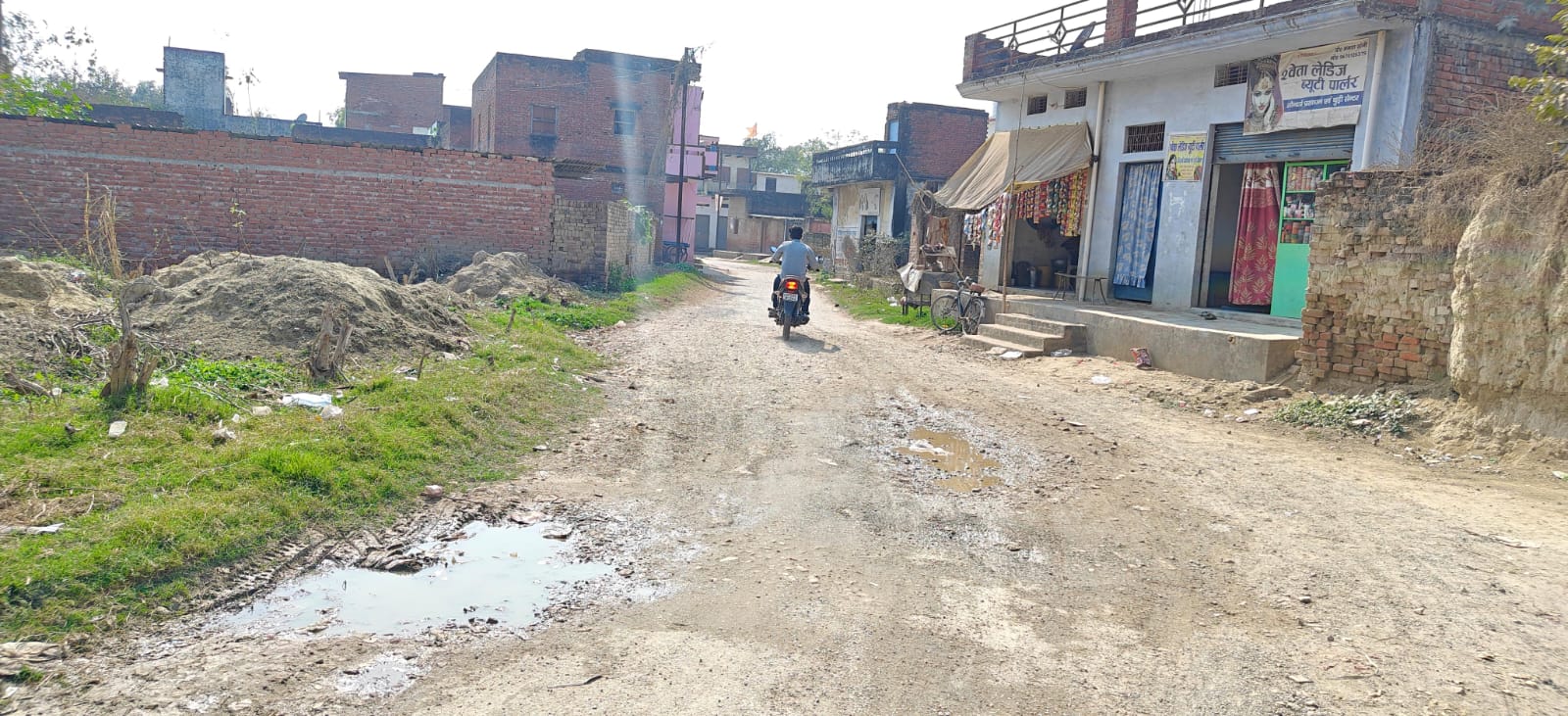 17 लाख की लागत से बनेगा तपोस्थली बाबा कीनाराम नायकडीह गांव की सड़क 